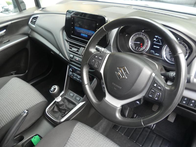 Suzuki S-Cross Photo f09c82b7-325b-498c-915a-c459e6da3e7f.jpg