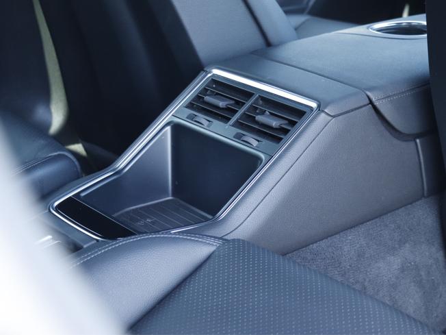 PORSCHE Panamera Photo 34