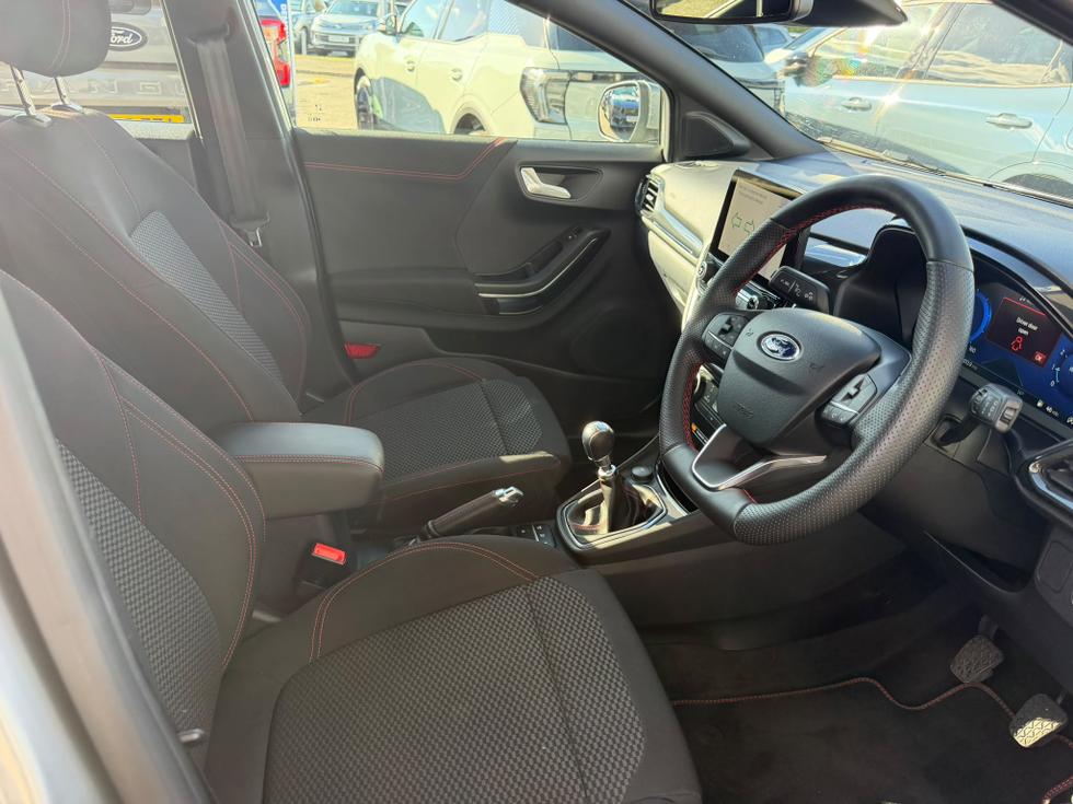 Ford Puma Photo f0acfd90-70f7-479c-9b34-426a904c57d3.jpg