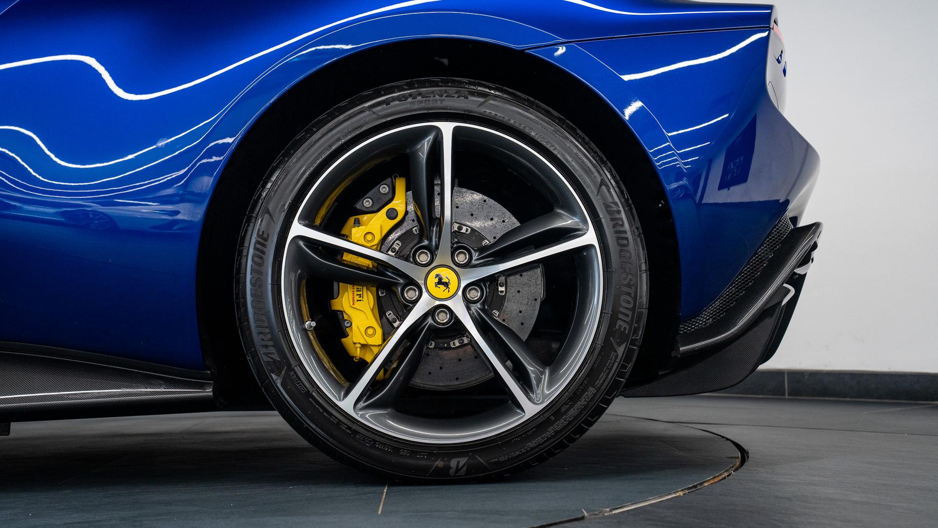 Ferrari 296 Photo f0b24bfd-a69d-4c40-8c3f-37f14344e2c1.jpg