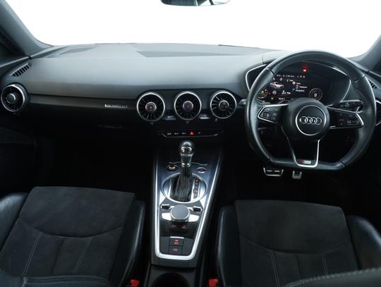 Audi TT Photo f0b81fd3-3a44-4d6e-87ef-f96f382329b3.jpg