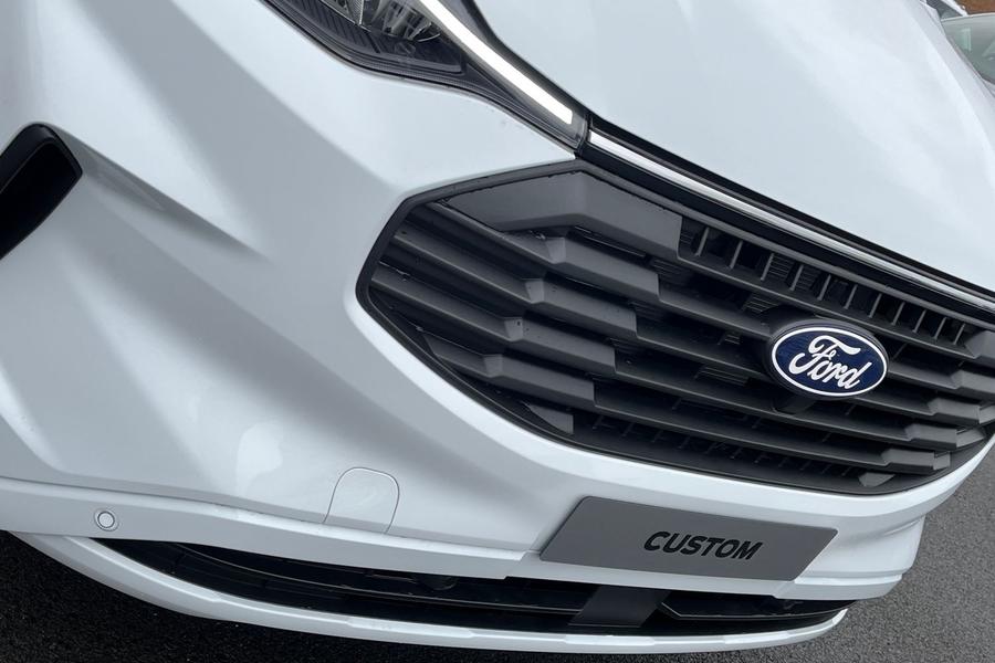 Ford TRANSIT CUSTOM Photo f0be09db-4f0e-43ad-841d-c93bdd041d37.jpg