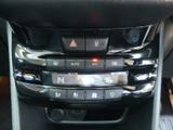 Peugeot 208 Photo 32