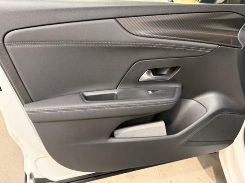 Vauxhall Mokka Electric Photo f0dfb3d0-0db1-4cb4-aa17-995e5b106d66.jpeg