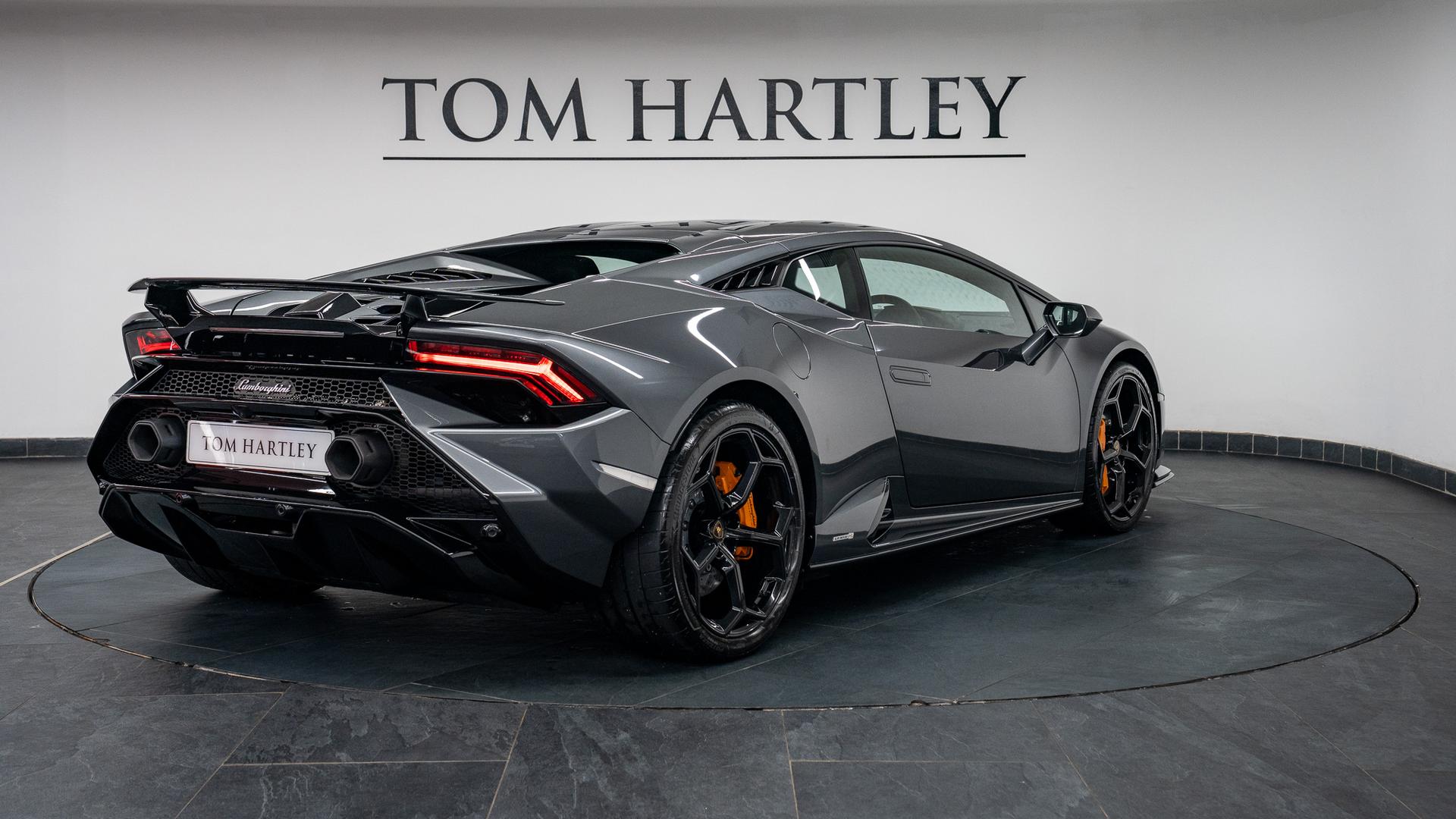 LAMBORGHINI Huracan Photo f0e42296-c3f6-417b-b760-709190ed3052.jpg