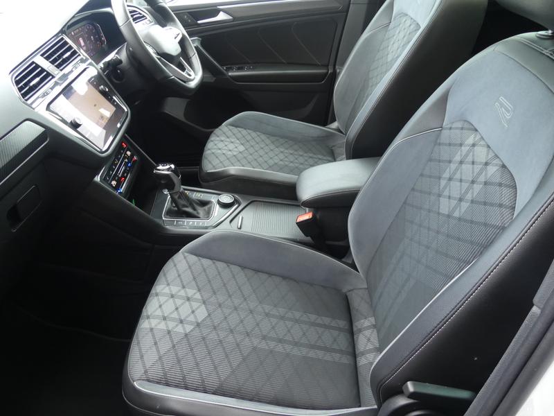 Volkswagen Tiguan Photo f0fe5df0-bebd-4d22-9f68-45de22eb8ce3.jpg