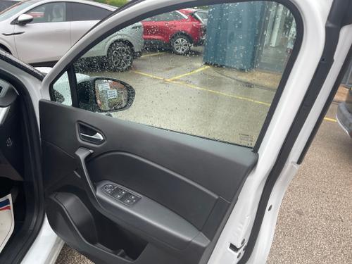 Renault Captur Photo f1000158-e649-4024-8f37-bdb40cb39f62.jpeg