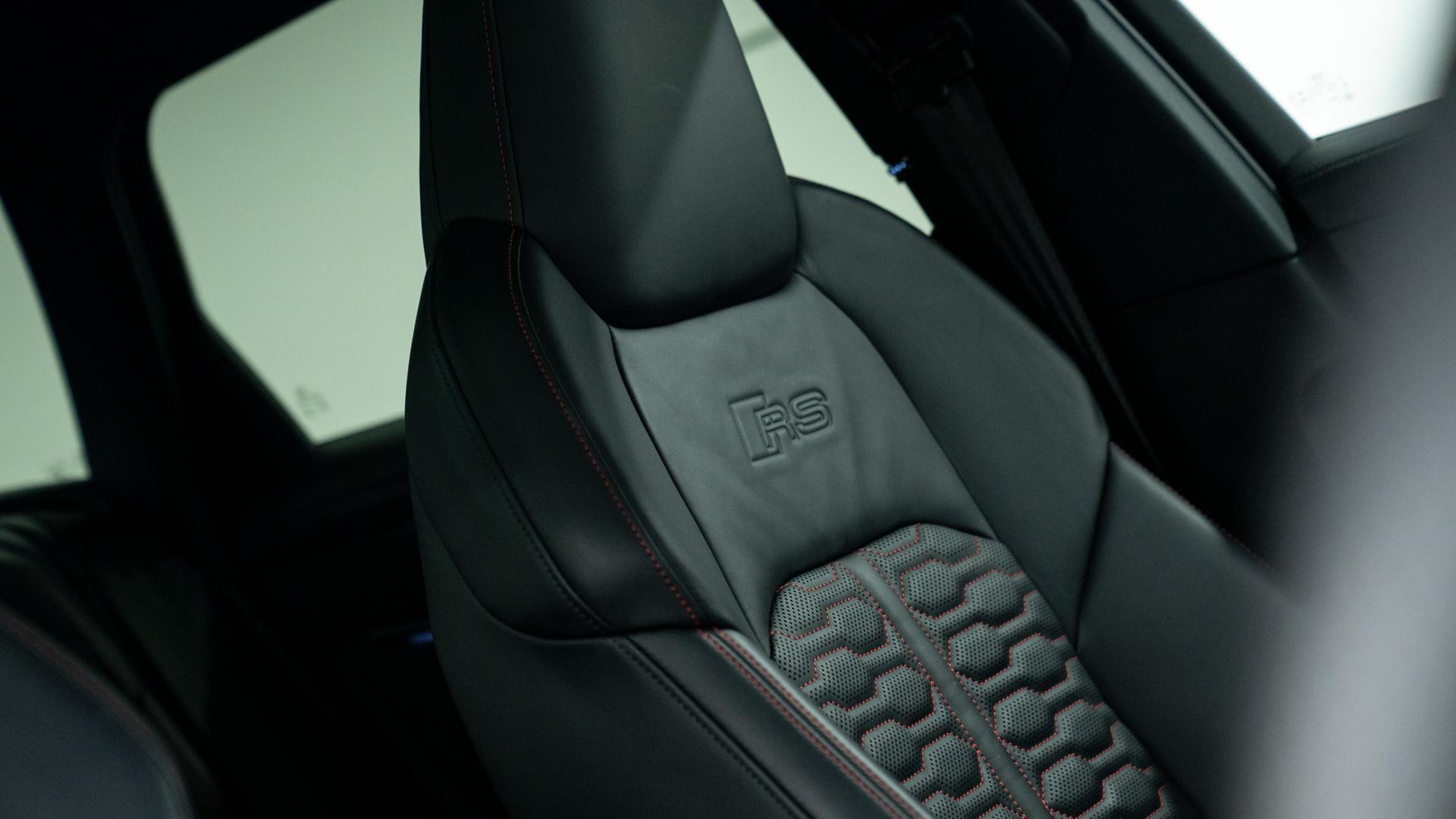 Audi RS6 Avant Photo f10417e6-7a25-4009-9732-56efe25129dc.jpg