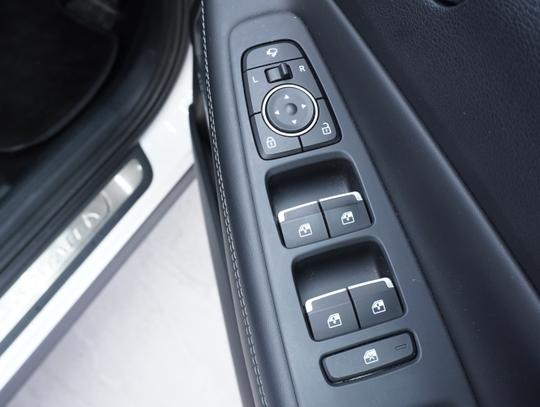 Hyundai Santa Fe Photo f105336f-3f8d-4c25-8d73-c8943f332caf.jpg