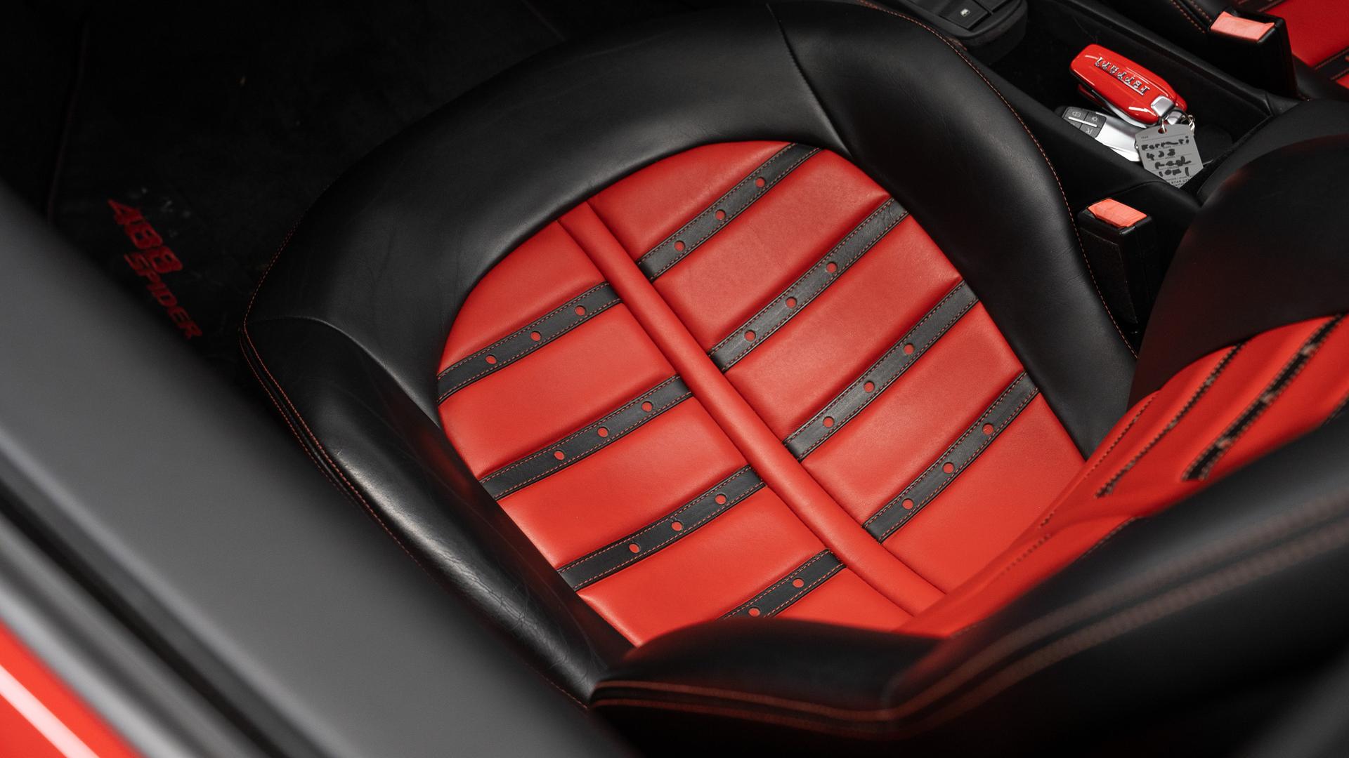 Ferrari 488 Photo f10a598d-8910-42a8-bc5a-41e80bb0b7aa.jpg