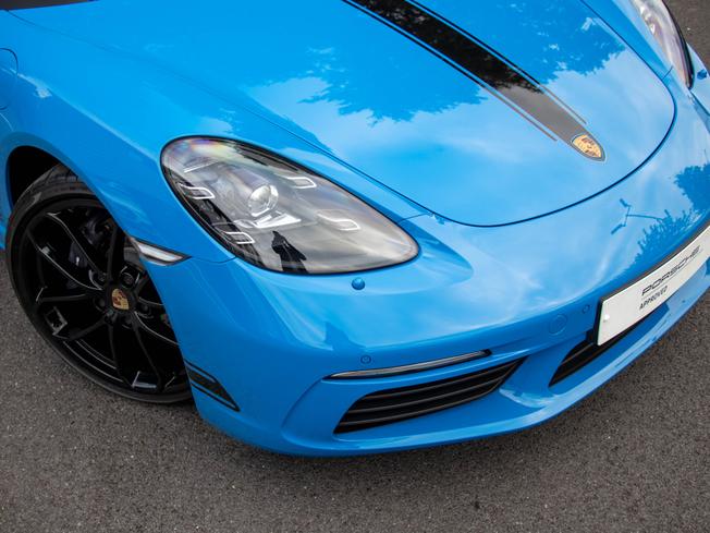 PORSCHE 718 Cayman Photo 35