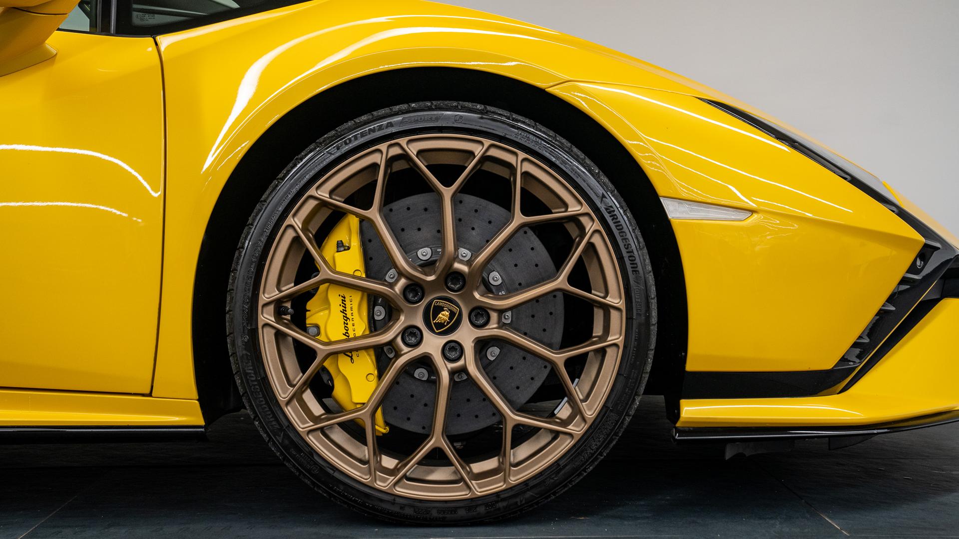 LAMBORGHINI Huracan Photo f111e129-8744-448f-bb8a-dc378d0de310.jpg