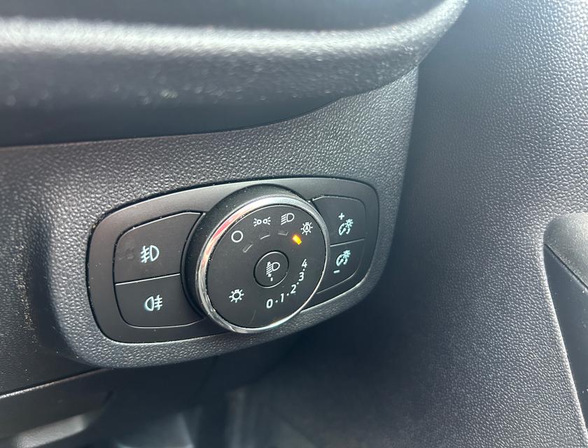 Ford Fiesta Photo f11505e6-f5db-4cd0-8204-119866f5f6df.jpg