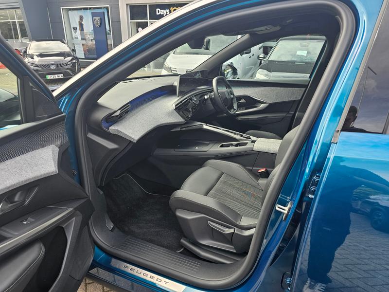 2025 25 PEUGEOT 5008
