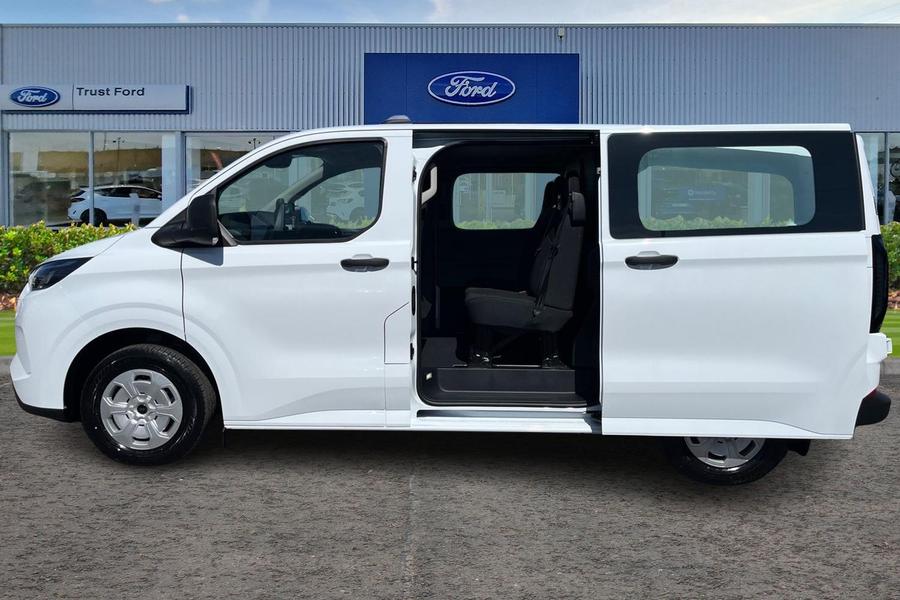 Ford TRANSIT CUSTOM Photo f142f711-759b-434a-95c1-1eb5a7608a6f.jpg