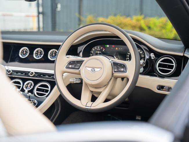 BENTLEY Continental GTC Photo 20