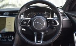 Jaguar F-PACE Photo 13