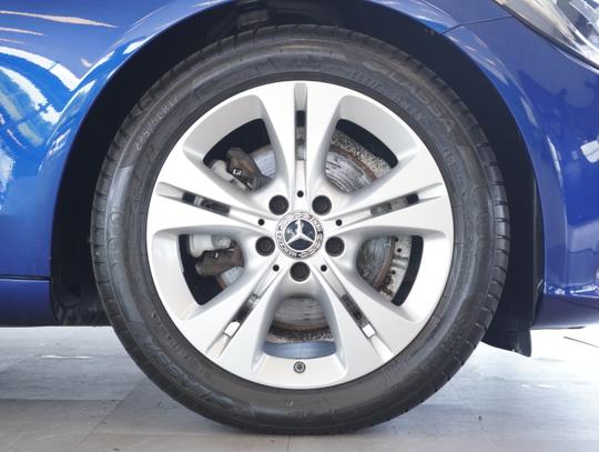 Mercedes-Benz C Class Photo f17e6ee1-473d-4932-94f6-61cd17d5ad99.jpg
