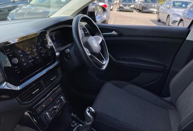 VOLKSWAGEN T-CROSS Photo 2