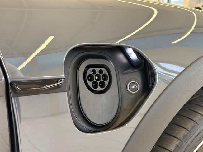 PORSCHE Taycan Photo 54