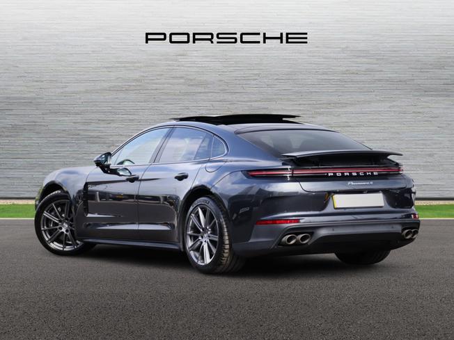 PORSCHE Panamera Photo 2