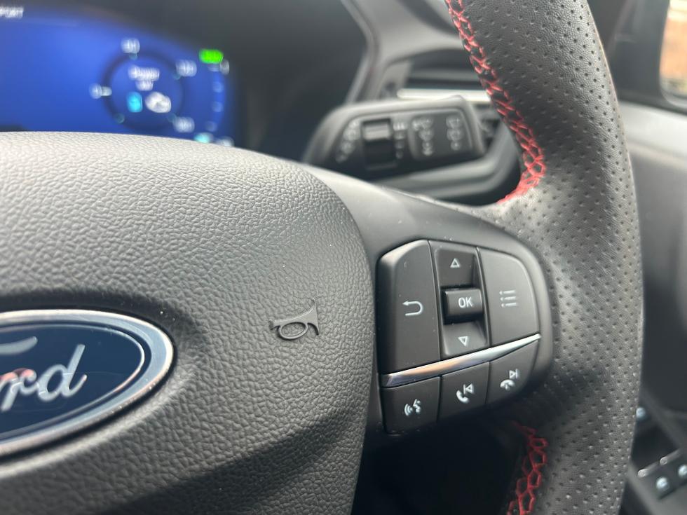 Ford Kuga Photo f1ae3858-f119-4377-9969-482edf7ca41c.jpeg
