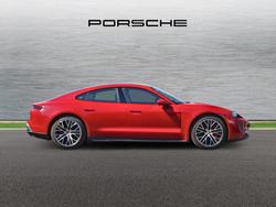 PORSCHE Taycan Photo 3
