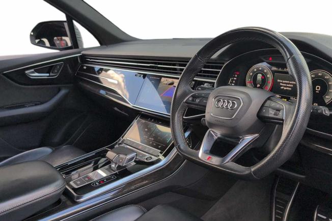 AUDI Q7 Photo 6