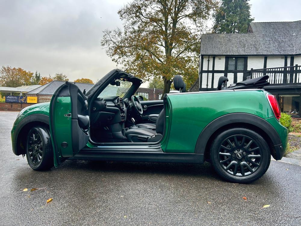 Used MINI Convertible GJ21ULV 24