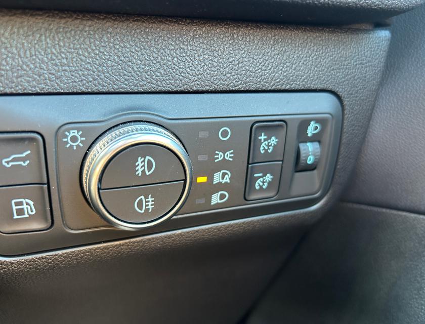 Ford Kuga Photo f1db1284-b62a-4275-86e9-b0a360a9f4df.jpg