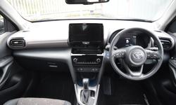 Toyota YARIS CROSS Photo 2