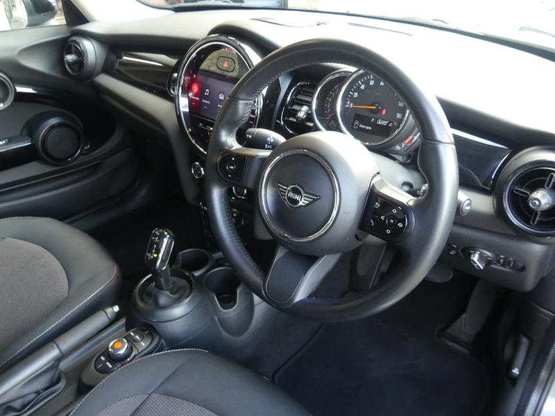 MINI Hatch Photo f1eb25f3-9e30-4932-b8e1-a5456fa9d6f1.jpg
