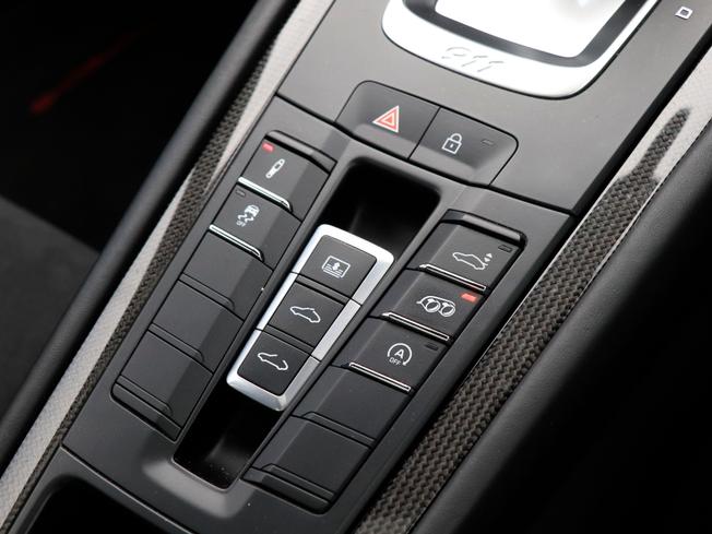 PORSCHE 911 Photo 24