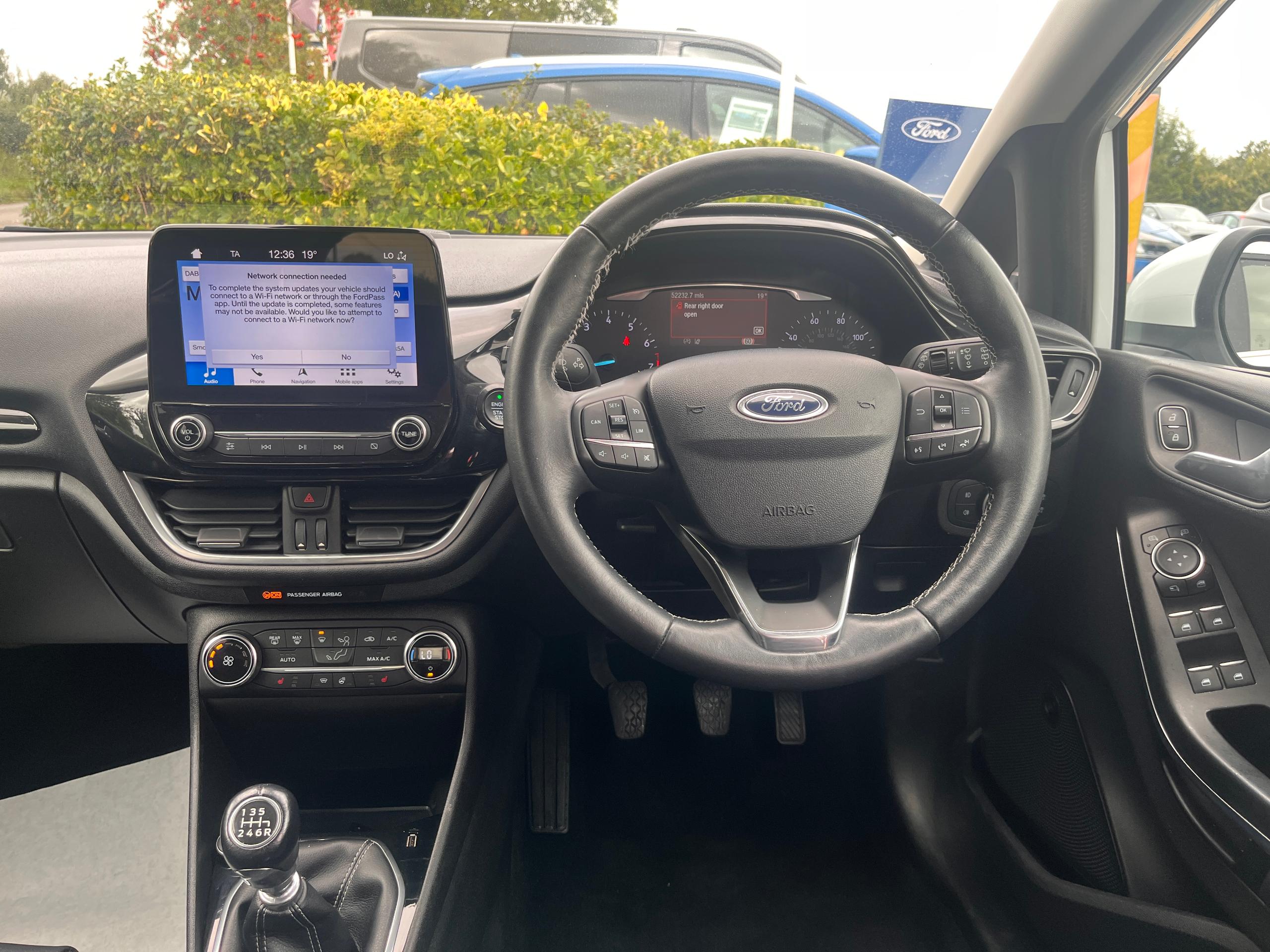 Used Ford FIESTA WN19HHE 26
