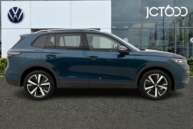 VOLKSWAGEN  Tiguan  Photo 4