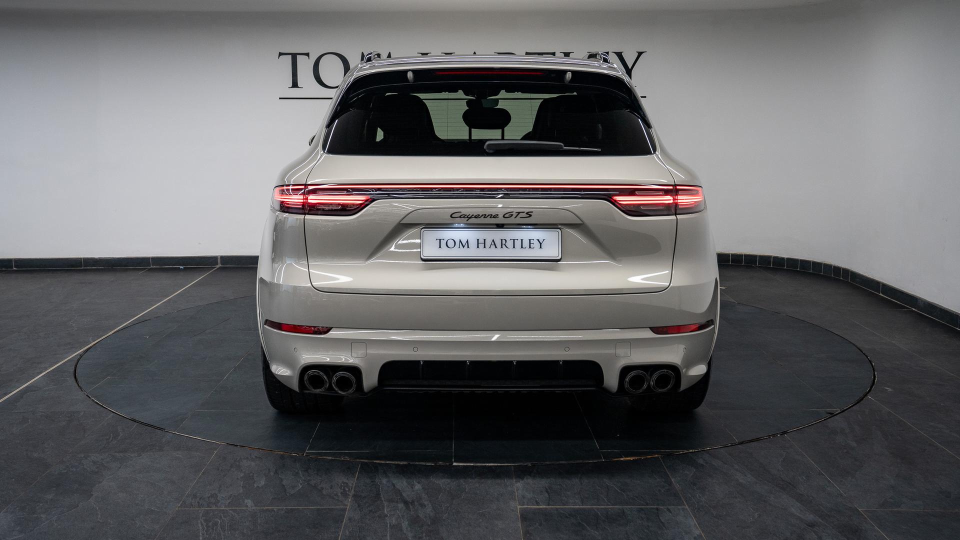 Porsche Cayenne Photo f2040ac0-83bd-4991-9846-042e418f30a6.jpg