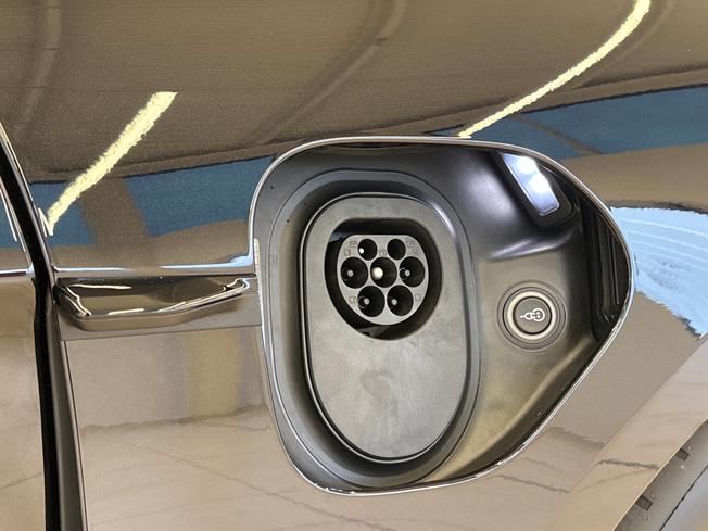 PORSCHE Taycan Photo 41