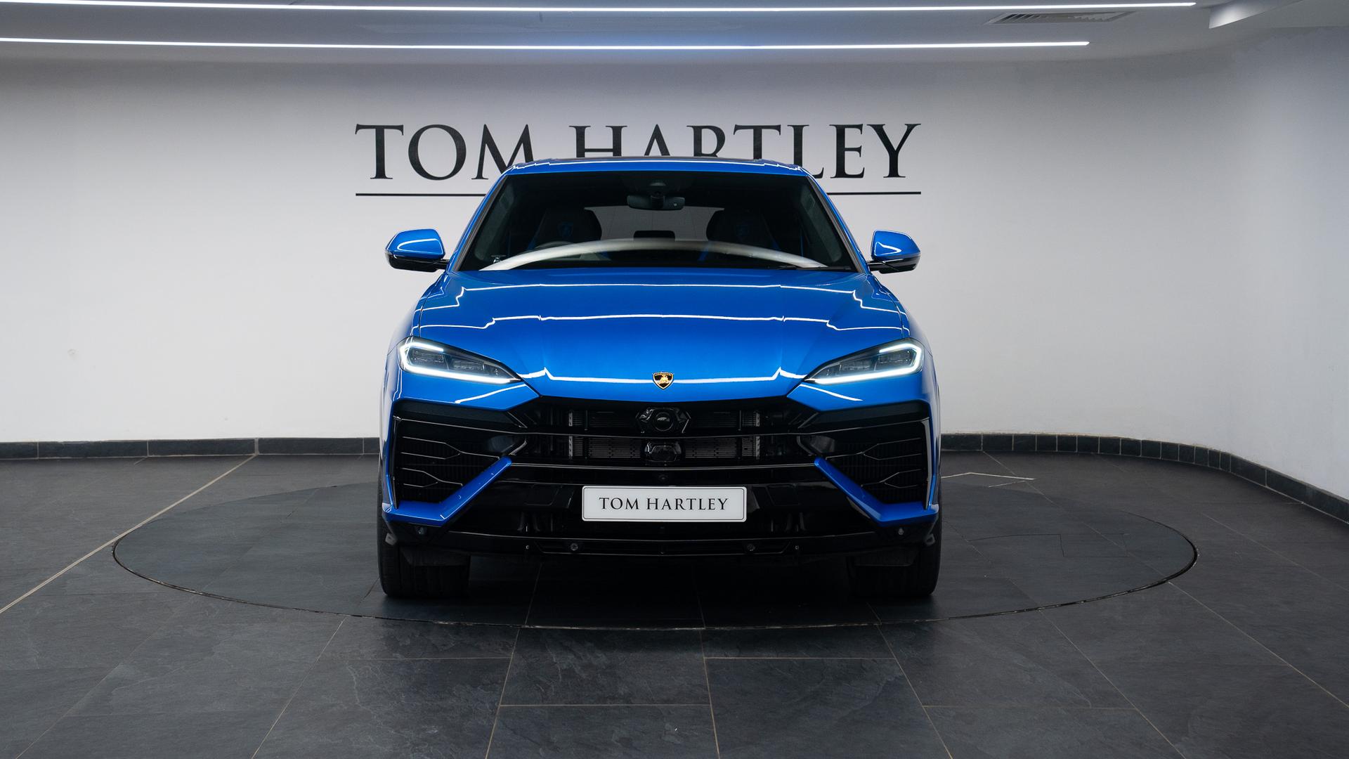 LAMBORGHINI Urus Photo f2091b6a-f52e-438f-9b14-41368260fead.jpg