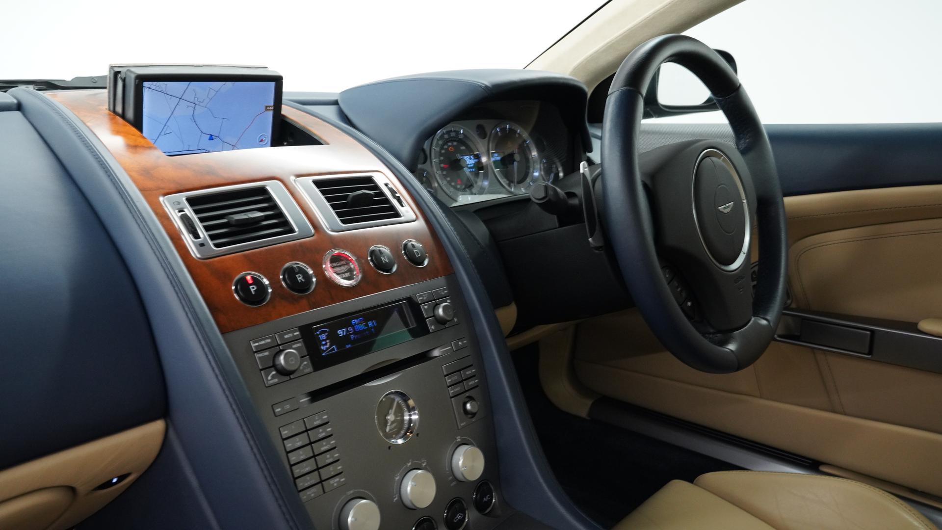 Aston Martin DB9 Photo f22ed1cd-9a0d-4867-8200-829e62fdc366.jpg