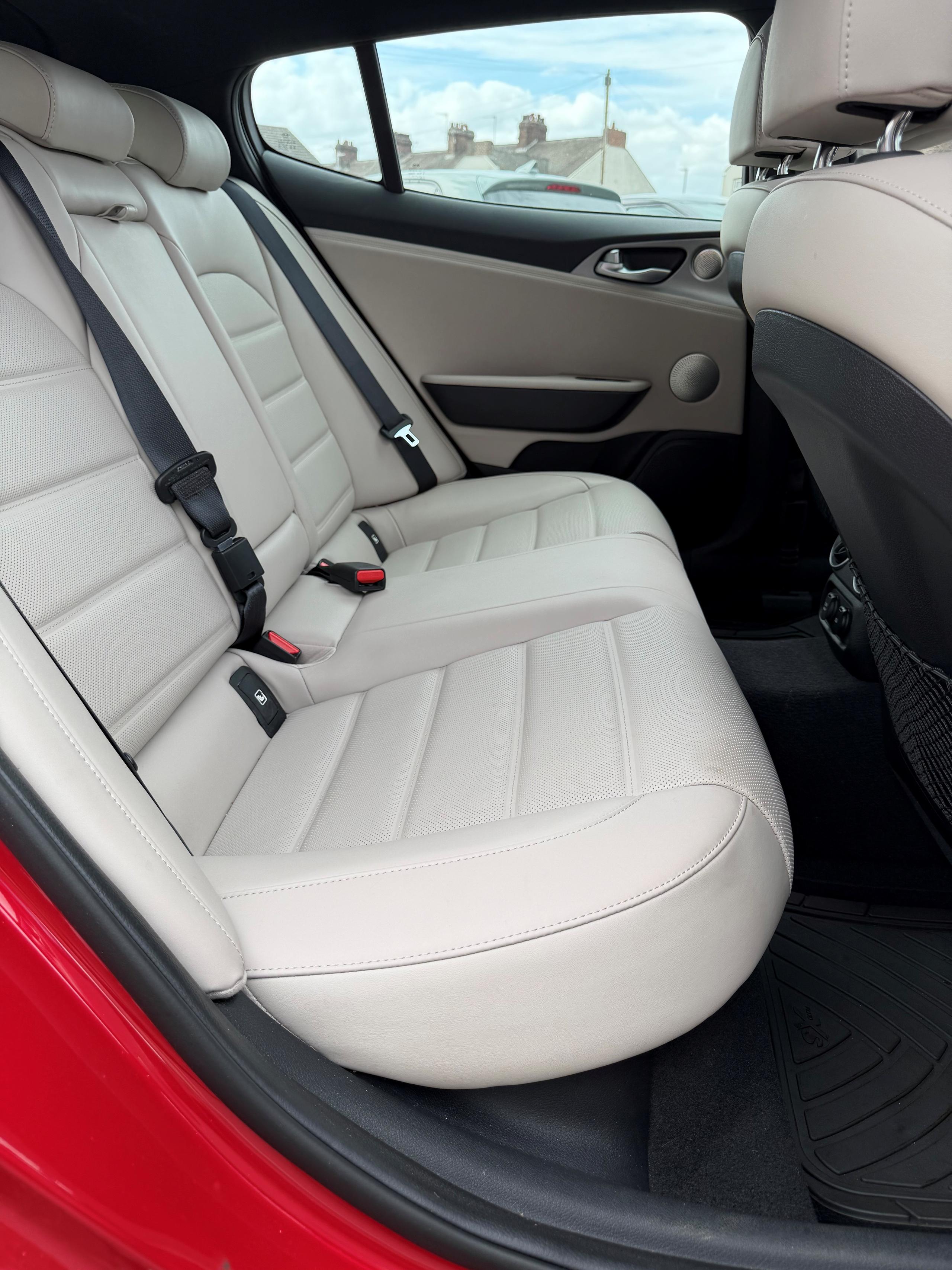 Kia Stinger Photo 12