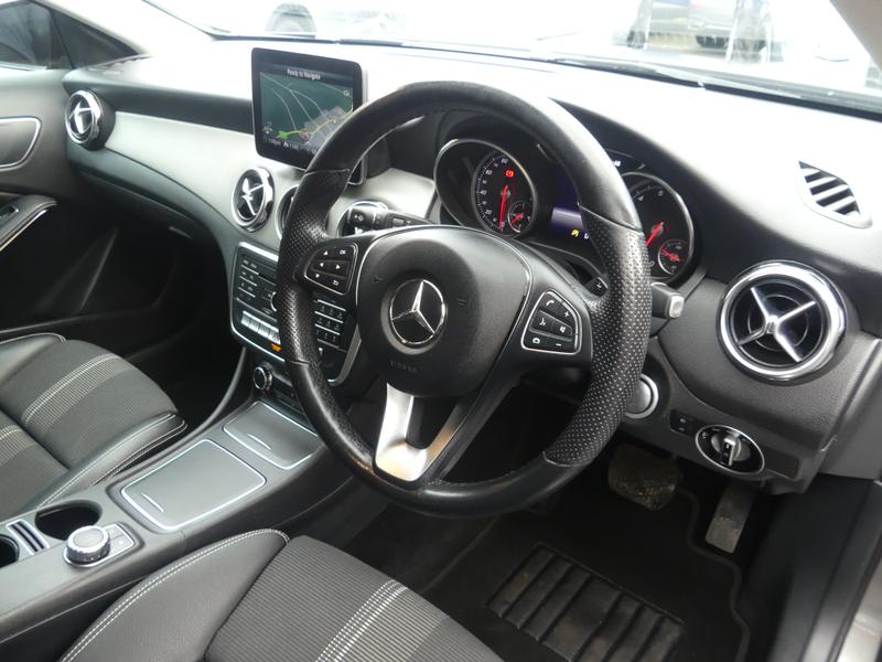 Mercedes-Benz GLA Photo f234cc58-2f46-4bae-a185-9347a3a754cc.jpg
