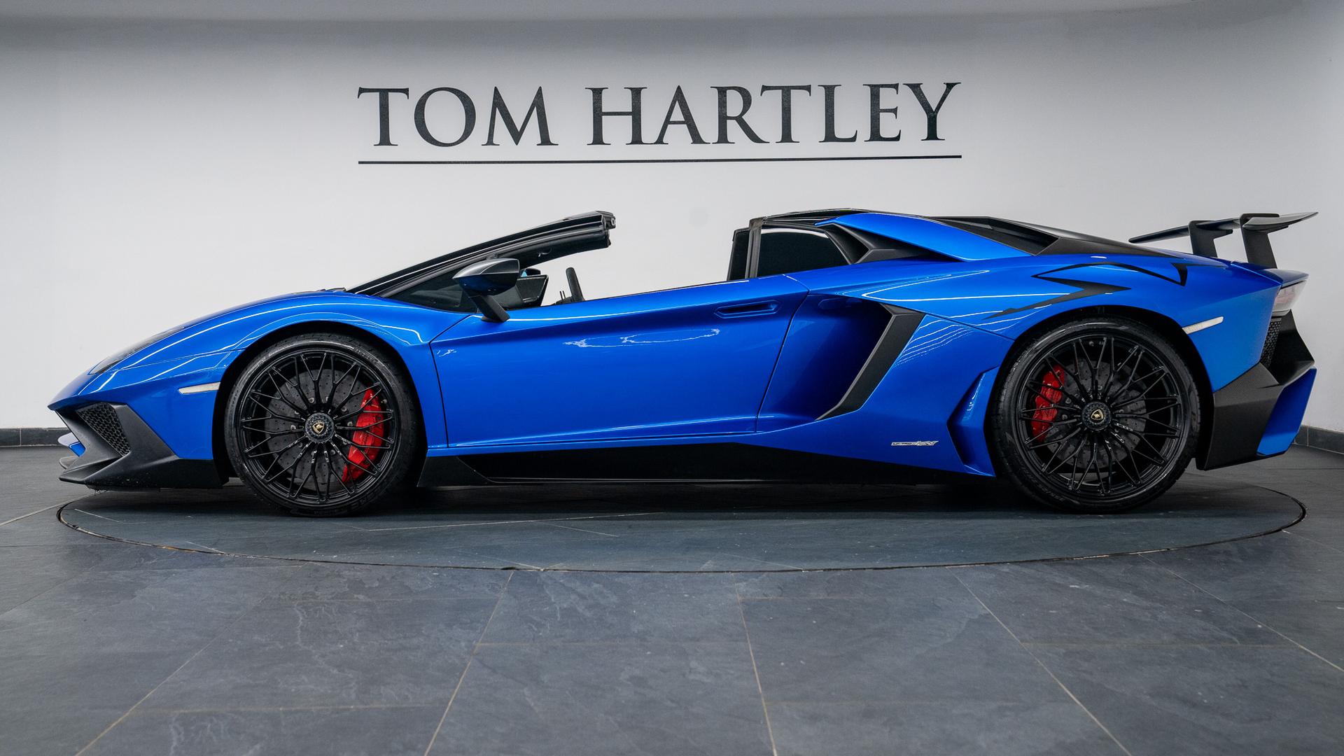 LAMBORGHINI Aventador Photo f2388778-230d-4039-9cc7-d2a9c06a4d2b.jpg
