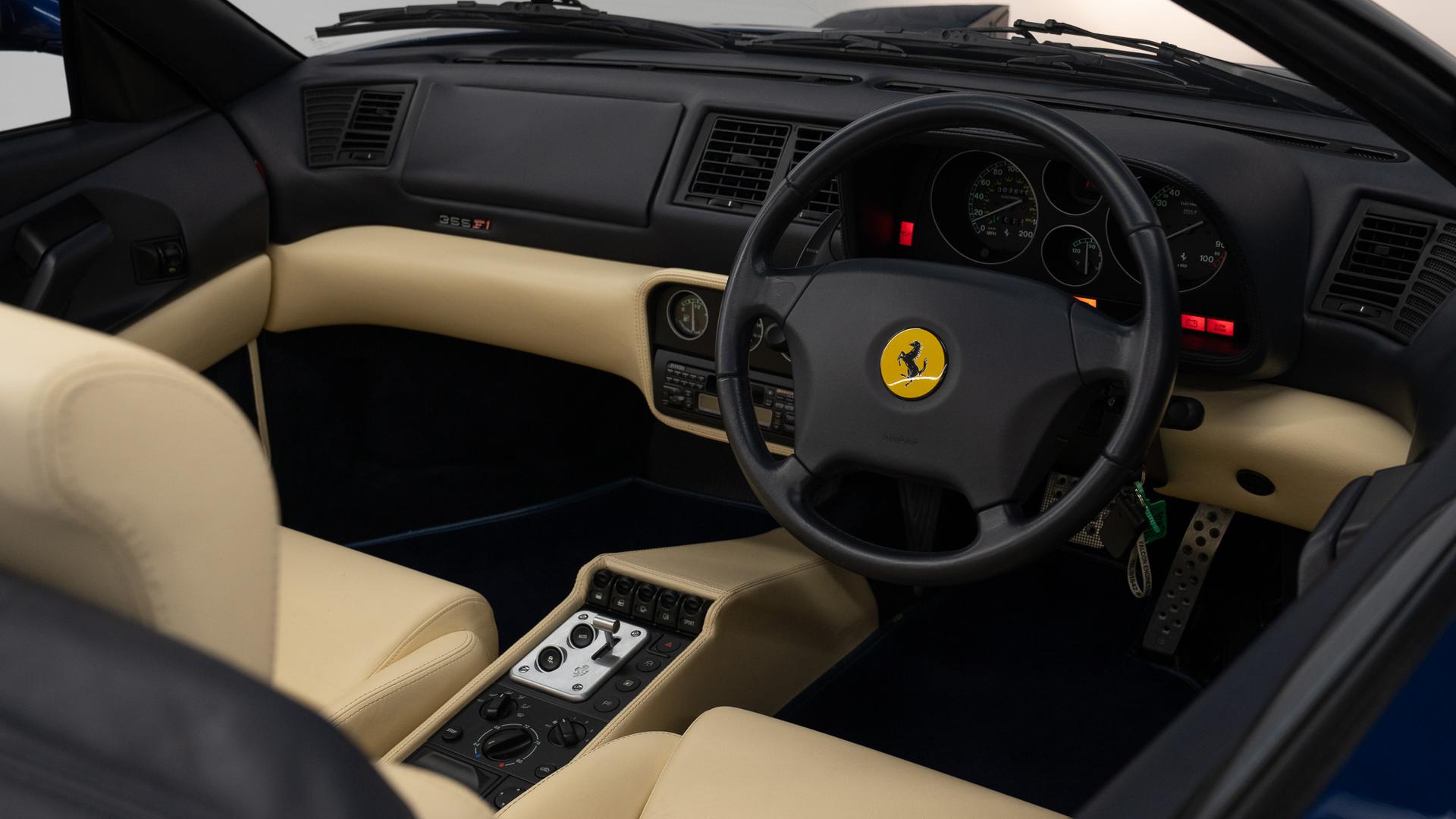 Ferrari 355 F1 Photo f23b41ad-a5eb-4778-bef5-11a7405c3977.jpg