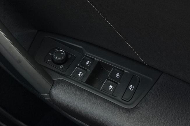 VOLKSWAGEN Tiguan Photo 14