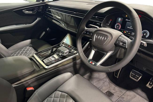 AUDI  Q7 Photo 6