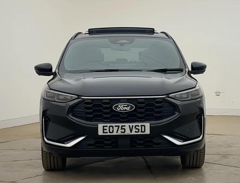 Ford Kuga Photo f2500622-32d9-43fe-a770-9696daa16caf.jpg