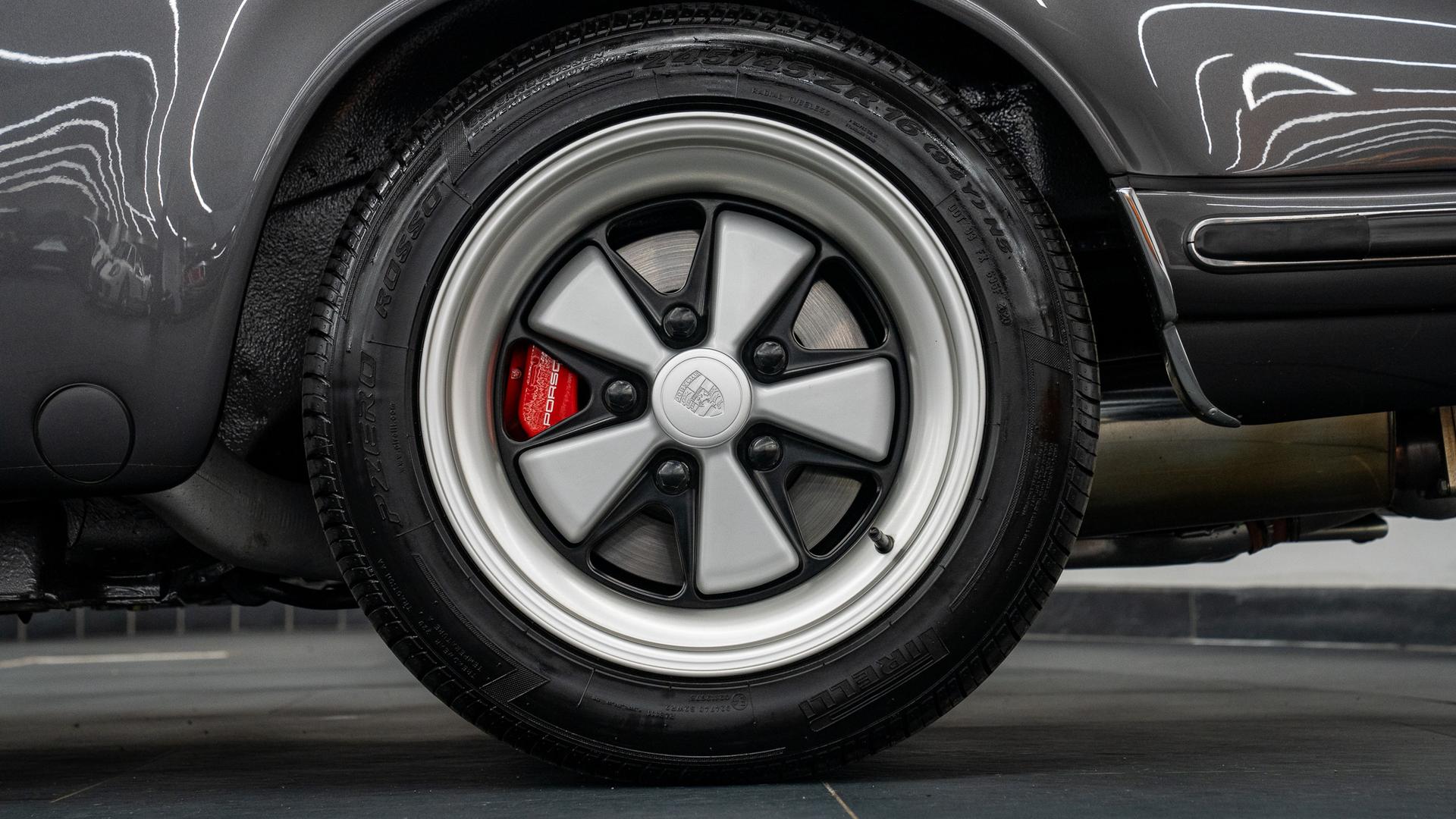 Porsche 911 Photo f257a281-fda2-45a2-a9e8-0c929037a060.jpg