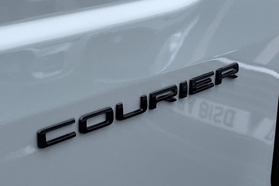 Ford TRANSIT COURIER Photo f259bb37-970e-4e94-a541-463ae8ae5ea6.jpg