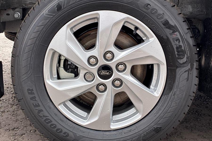 Ford CUSTOM Photo f27a4a10-77d5-4575-bb10-e73ff024ac88.jpg