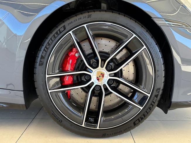 PORSCHE 911 Photo 9